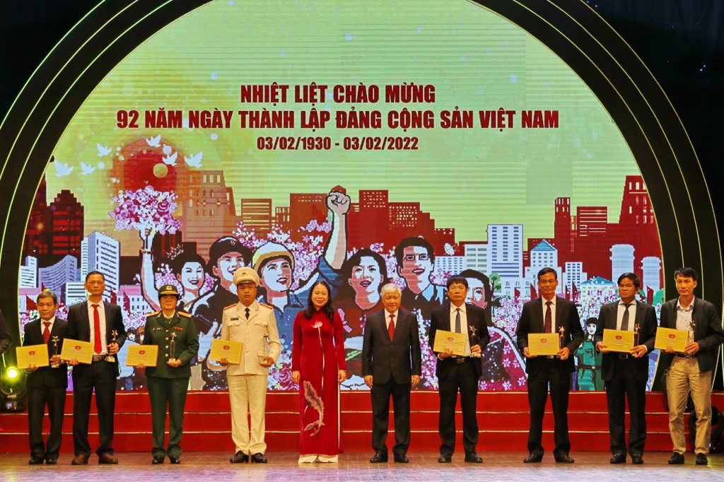Góp sức cho nhiệm vụ kép của toàn ngành